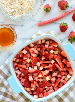 foodffs:  Strawberry Rhubarb CrispReally