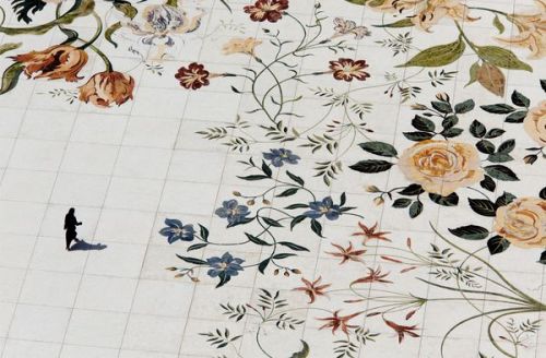 wearestill:Sheikh Zayed Mosque, Abu Dhabi: Inlaid flowers wind across the mosque’s 183,000-square-fo