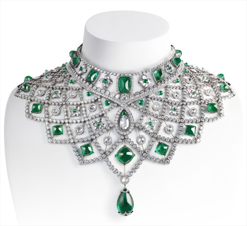 medusamori:wine-loving-vagabond:The Romanov necklace is an extraordinary modern masterpiece, a regal