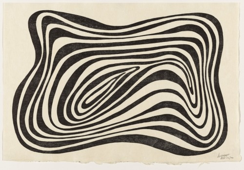 myrain42:Concentric Irregular Black and White Bands, 1994Sol LeWitt