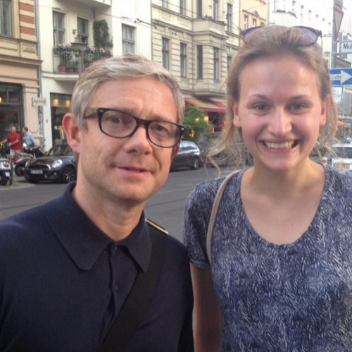 free-martinis: Aaaand another lucky fan in Berlin, meeting Martin Freeman (who’s apparently fi