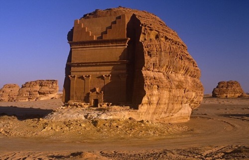 sabaeanroots-blog:القصر الفريد (The Lonely Castle) Nabatean tomb, Mada'in Saleh, Saudi Arabia Built 