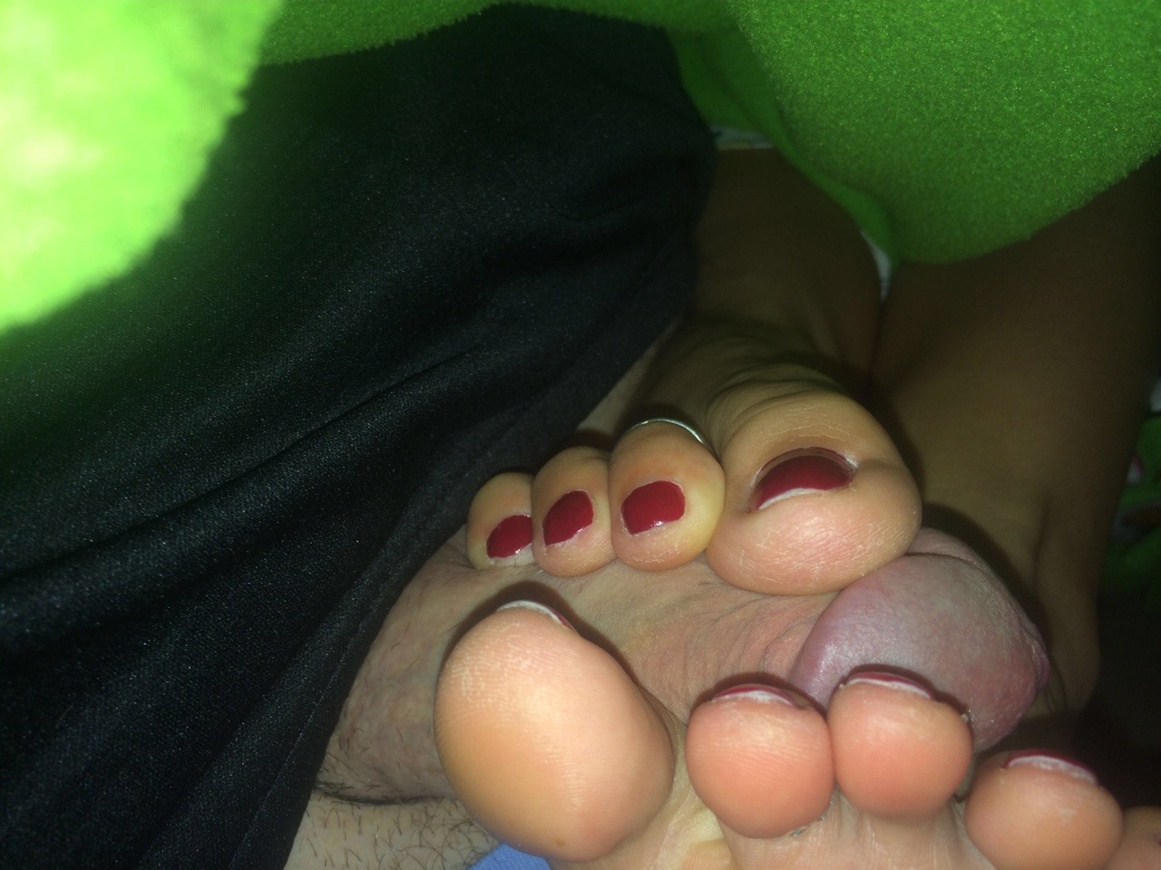 Only Cummy Toes !
