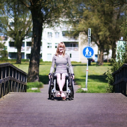 heartfilledminds: Yes I’m in a wheelchair. Yes I have a tube up my nose.  Yes I am beautiful. 