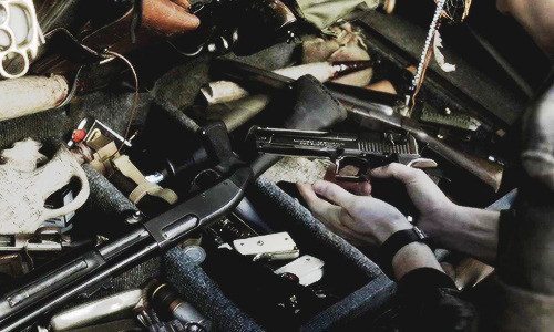 jensackles-blog:  sam and dean’s weapons vs john’s weapons 