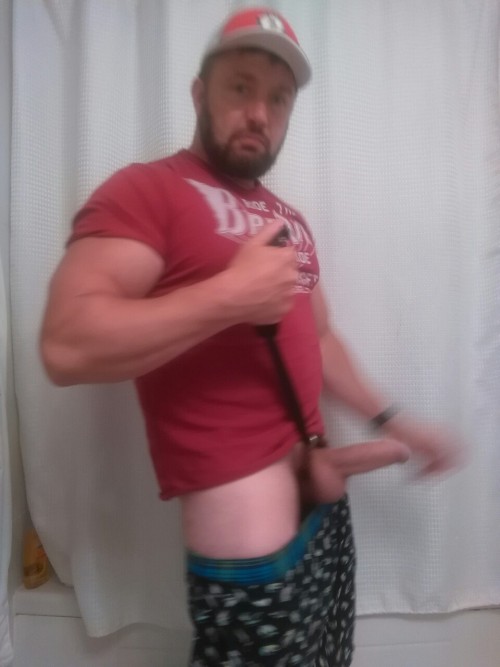 anacondahunga:  put my dog on a leash yesterday, who wants to get unleashed? 