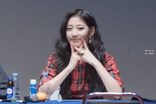 YeIn (Lovelyz) - Shinchon Fansign Event Pics
