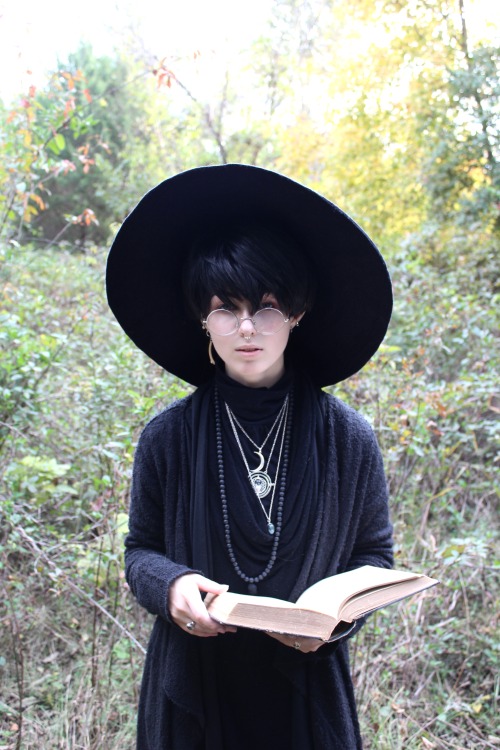 elvenrealm:Son | Daughter of the Sorcerer. (Part 1 / part 2/ Part 3 ) Hogwarts bound. Instagram: Lot