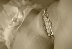 intimschmuck, genital jewelry, clit clip