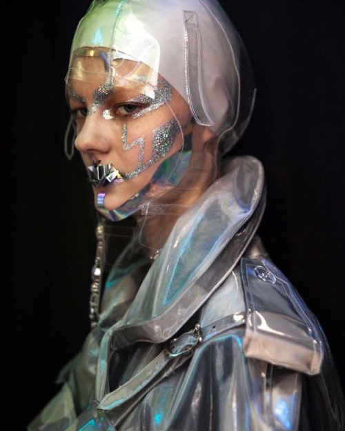 black-is-no-colour: Maison Margiela Artisanal by John Galliano, Spring 2018 show, behind the scenes,