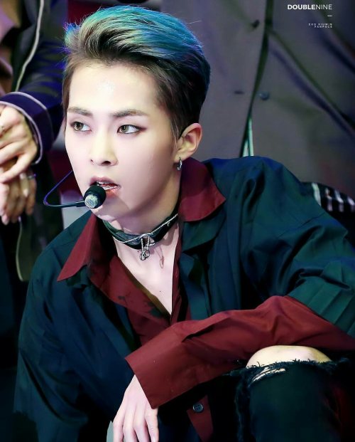 My favorite Lotto-Xiumin-Look 