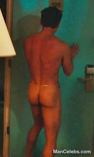 famousgaycelebs:  Zac Efron Nude Ass and porn pictures