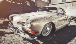 stancespice:  VW Classic Beauty by Sharkix on Flickr. 