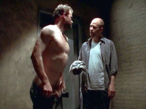 Lee Tergesen nudo in &ldquo;Oz&rdquo; (ep. &ldquo;A Game of Checkers&rdquo;)