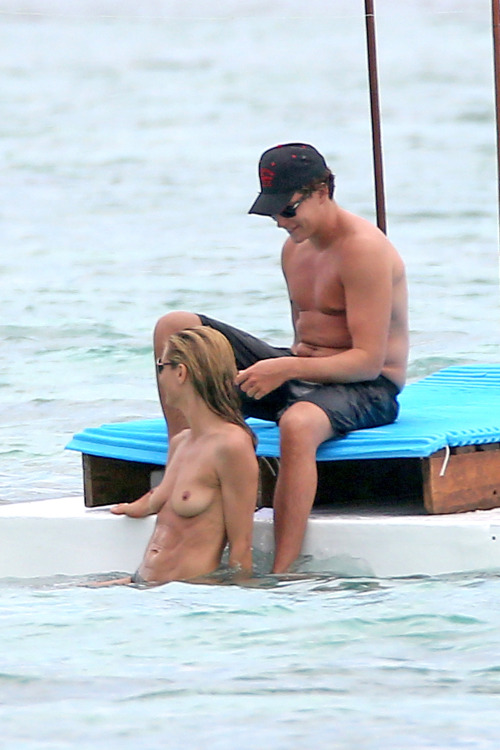 toplessbeachcelebs:  Heidi Klum (Model) topless in Mexico (April 2014) Part 3 