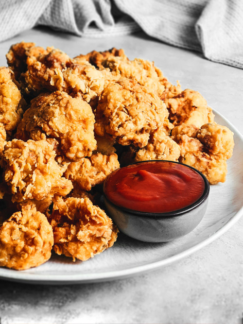 everythingwithwasabi:Vegan KFC Style Cauliflower Chicken Wing