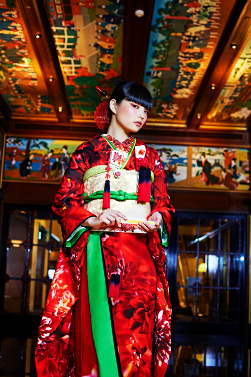 「M / mika ninagawa」 wedding kimono collectionMika Ninagawa is famous for her very colorful photos an