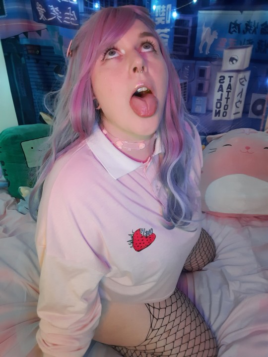 thiccccasscookie:    Take me home, make me worship you          Find me on Fansly        DM to buy my Snapchat 