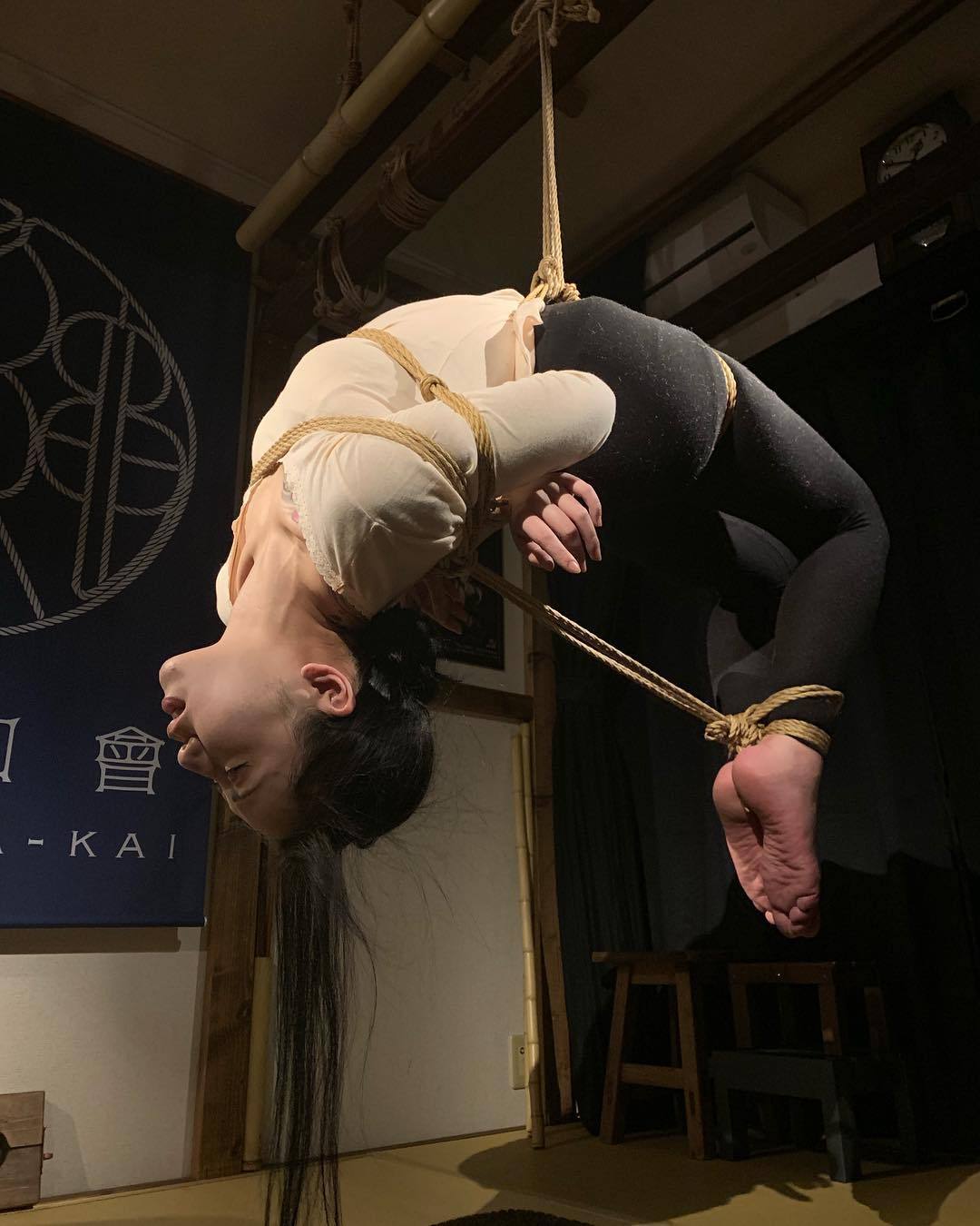 justscreenshots:   緊縛  &amp; Photo Naka AkiraModel Shizuki Iroha