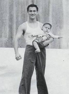 theblindninja:  Bruce and young Brandon LeeMartial Arts In Cinema   