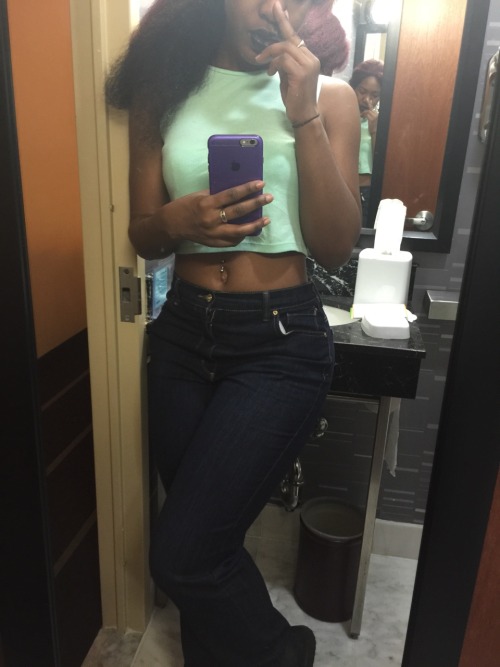 thecherrywinehouse:  Yea yea yea