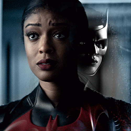 shegos:WLW MEME: [3/5] wlwoc – ryan wilder (batwoman) Like everything good in my life, I thought my time as The Bat was temporary. But it’s real now. And I’m not in your shadow anymore. I’m it. I am Batwoman. #ryan wilder#batwoman