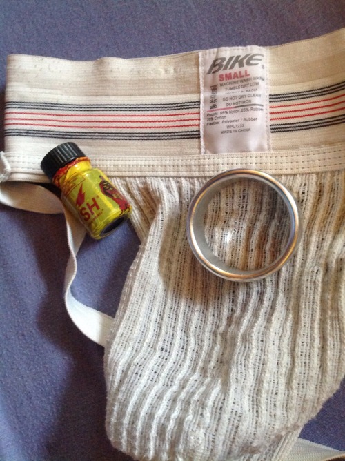 poppersniff:tommysaar:Playtime …..Gonna be a great day!best tools for a fukking nice bate