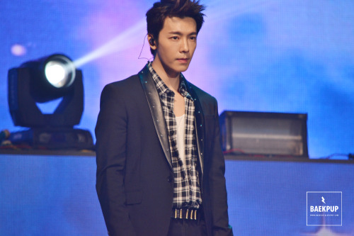 shuper-exo-blog:  140202 DKFC 2: Super Junior M - Donghae (please dont cut or crop the logo) cr