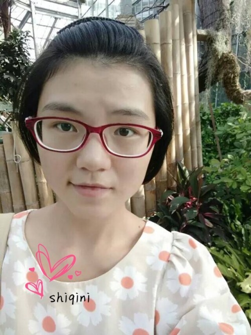shiqini: &lt;p&gt;睡不着 快来陪我一起意淫我身边这三个骚逼。用你们的语言羞辱她们。用你们的精液灌溉她们。两个小时后删除 勿转载。转载屏蔽。&lt;/p&