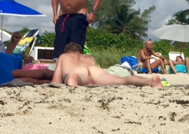 Nude Beach â˜€ï¸ http://imrockhard4u.tumblr.com