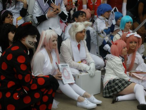 Some highlights from ACEN 2013! :DI&rsquo;m the corset Eclectica!Jade, the Rose posing with Roxy, an