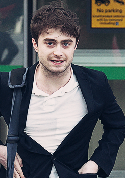 fiftyshadesen:  Daniel Radcliffe flies into Heathrow Airport from Los Angeles on