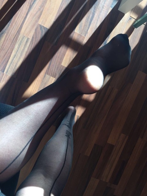 sneakywife:I love the shine of my tights porn pictures