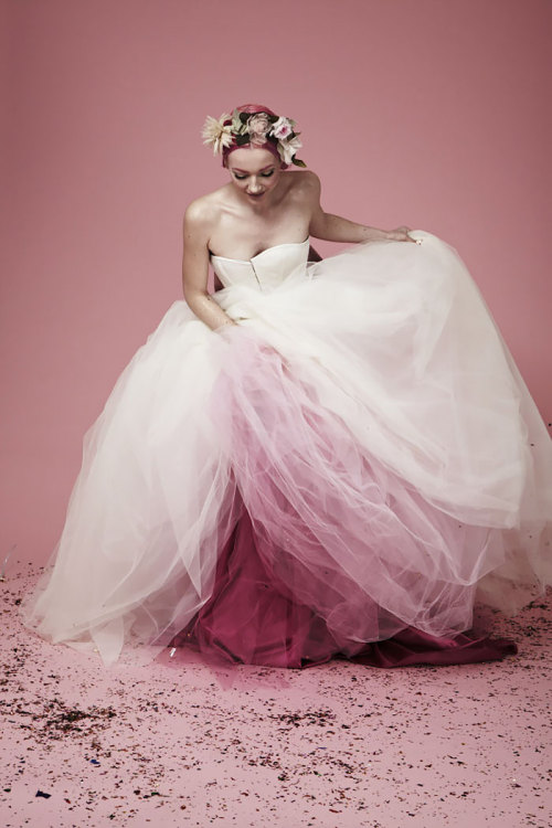 pancakeman720:sixpenceee:These dip-dyed wedding dresses are the amazing new trend! Here is where you