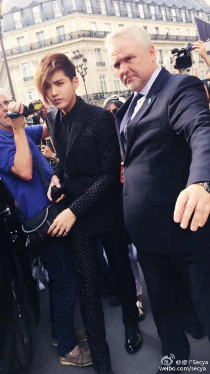 exo-wufan: 150626 #WuYiFan @ Menswear Fashion Week Cr. 傻子Secya : 1 | 2 | 3 | 4 | 5 | 6 