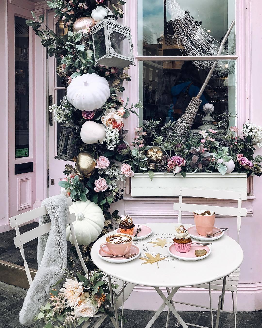 like-fairy-tales:  By: Siobhan Ferguson | siobhaise
