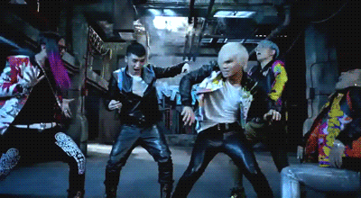 jiyong-shi:  Group of guys doing a cover of Big Bang’s Fantastic Baby. LMAO. :)))