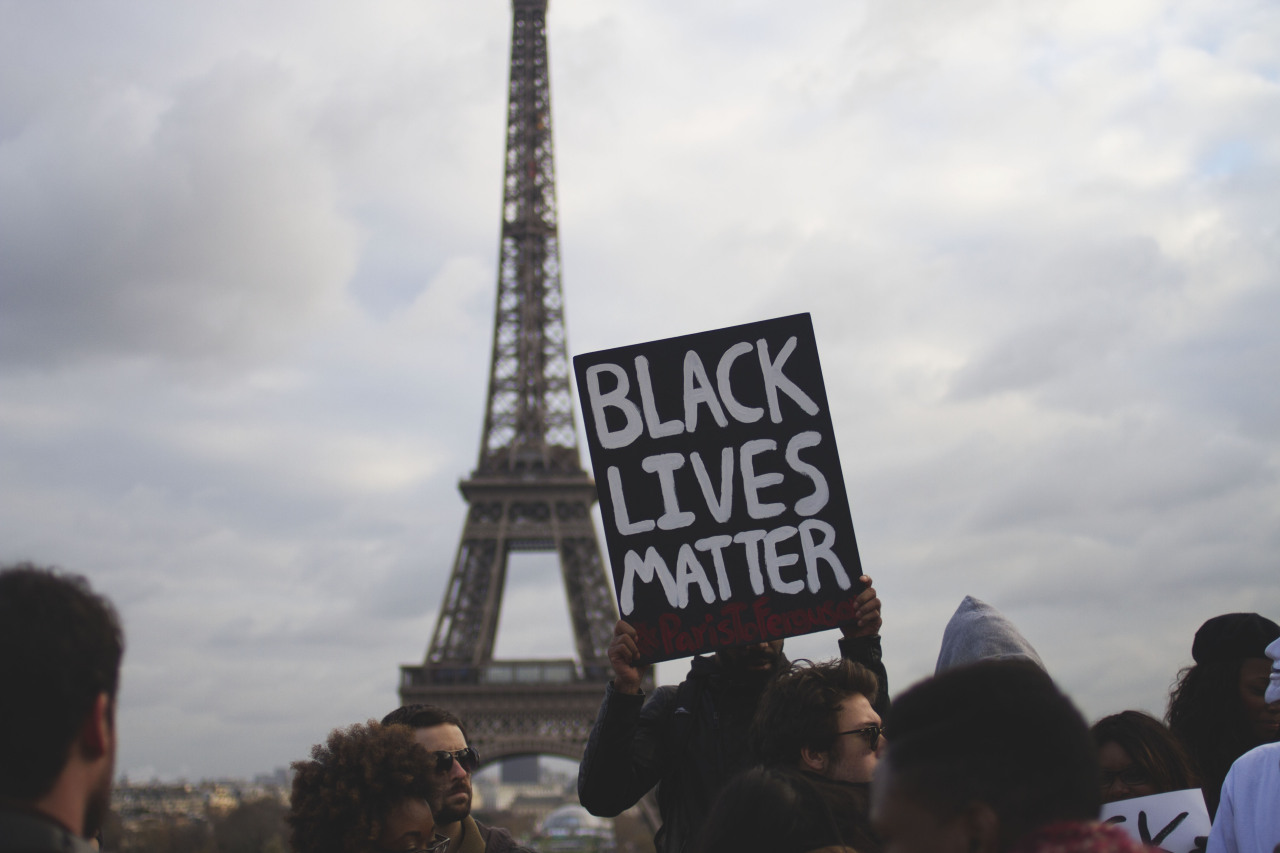 kellysworphotography:  Protesters in Paris today 