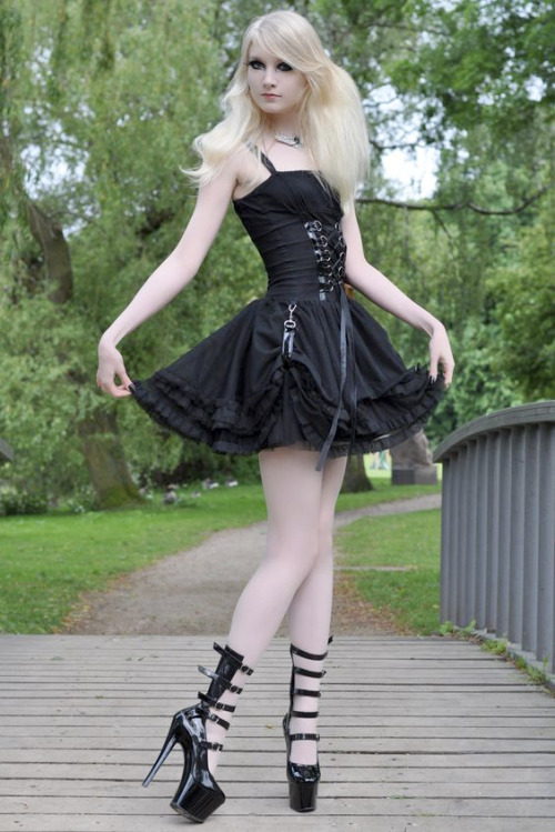 cathymartin-cd: lovelycross: MORE THAN 1,000 PICScrosssme.blogspot.mx  Message me to learn ho