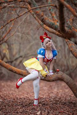 cosplay-galaxy:  Lilla Bee Cosplay as Super