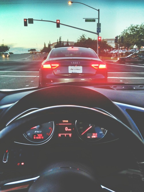 stayactiv:  Nightly drives in the R8 and S5 