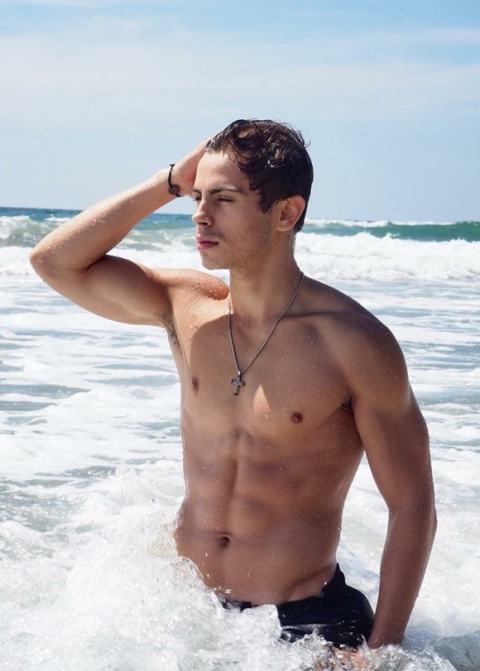 adultlupus:   Jake T. Austin  