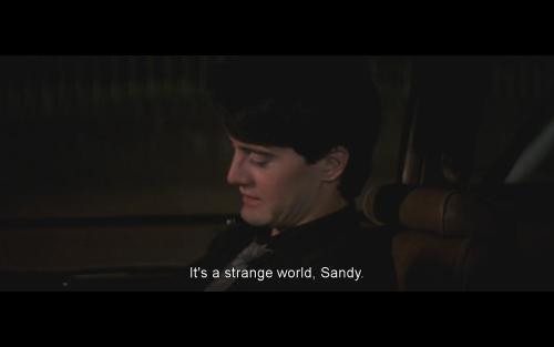 Blue Velvet - David Lynch (1986) The discovery of a severed human ear found in a field leads a young