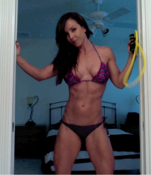 fitbikinibabes:  Fitness Chicks, Motivation, and Sexy Gym Babes! Click For More!
