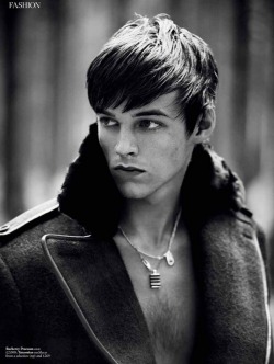 hairycelebs:  Robbie Wadge