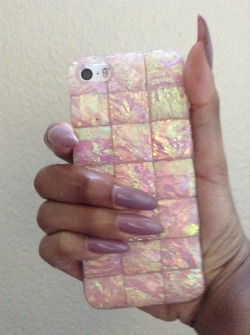 blackpanthress:  My new nails + my phone case