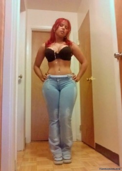 pearhub:  #curvy #wide hips #jeans #tight