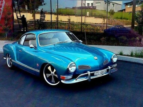 msabin777: doyoulikevintage: Karmann Ghia Love this