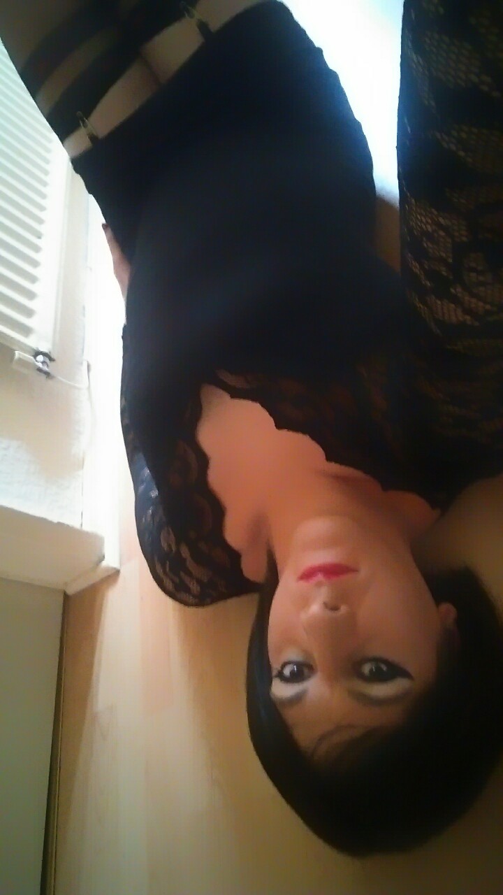 sissytrainxpose:  Such a lovely sissy!