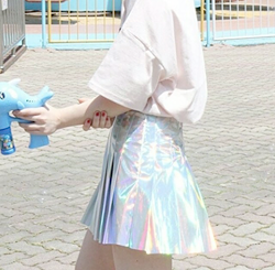 tsuinchocoreto:Hologram tennis skirt
